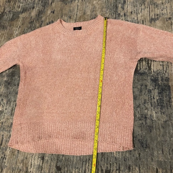 Rue 21 pink chenille long sleeved sweater size medium - Picture 4 of 7